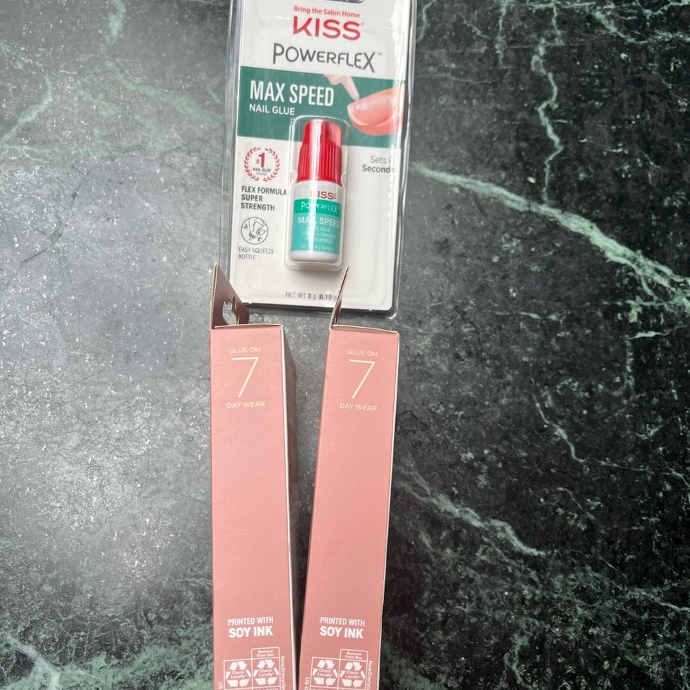 Kiss Superior Strength Nail Glue Set - Picture 4 of 8